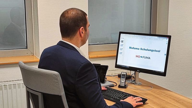 Online-Unterweisungen samt rechtssicherem Reporting statt aufwendige Präsenztrainings: Mofuma, der Mobilitätsdienstleister der Autohausgruppe Tölke + Fischer, bietet Händlern ein praktisches Schulungstool an.