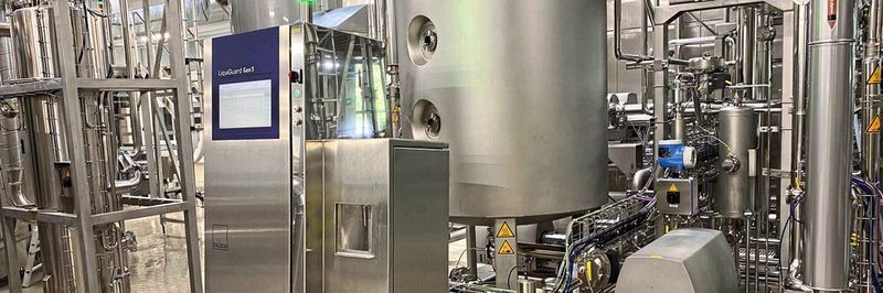 Liqui Guard Gen3 glänzt nicht nur mit einer weltweit einzigartigen Messtechnologie zur Inline-Überwachung von Getränkeabfüllprozessen, sondern mit nahtlosen und zum Teil hochglanzpolierten Edelstahloberflächen.