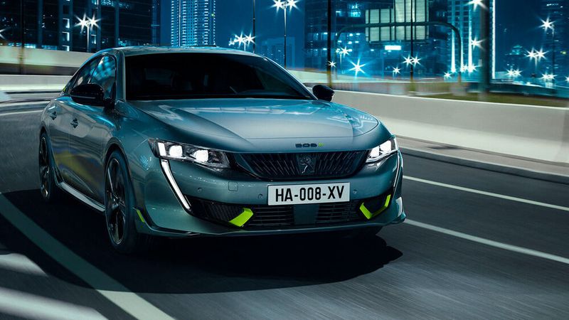 Der Peugeot 508 PSE geht an den Start.