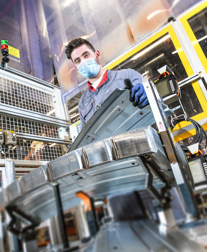 Die Mitarbeiter von Audi brachten im vergangenen Jahr über 9.000 Verbesserungsvorschläge ein, die zu Kosteneinsparungen von mehr als 94,5 Millionen Euro führten.