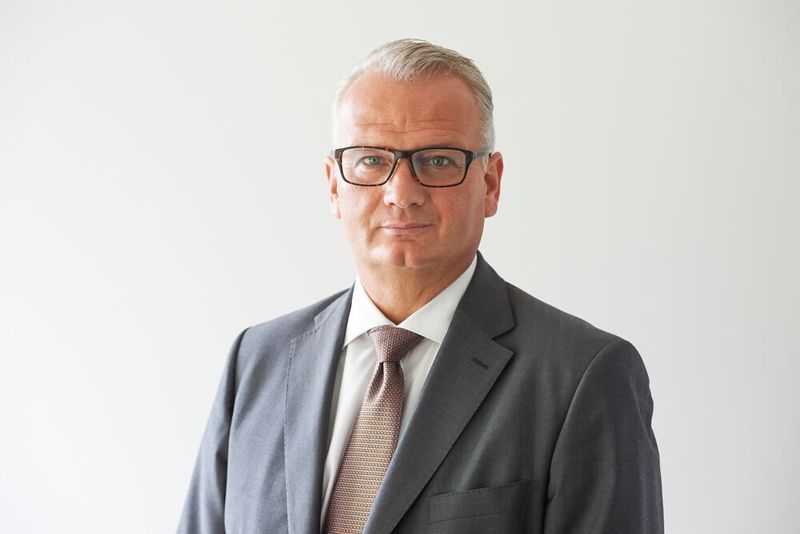 Insolvenzverwalter Joachim Exner freut sich über die Rettung des Spritzgussherstellers Sonnplast.