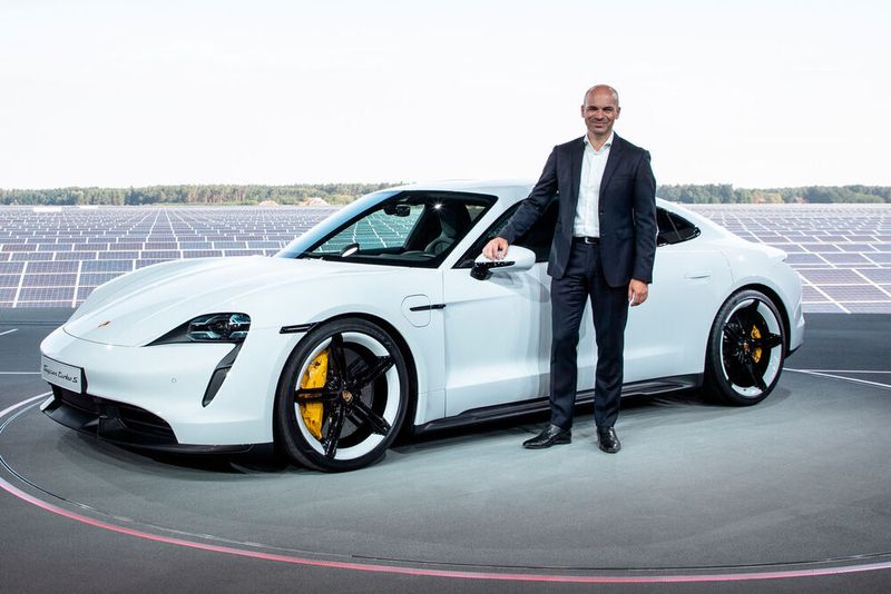 Für den Taycan leitete Manfred Harrer noch die Fahrwerksentwicklung. Kurz danach wurde er Baureihenleiter Cayenne. Nun wechselt Harrer offenbar zu Apple.