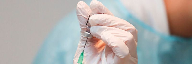Bei Überarbeitung der Coronavirus-Impfverordnung sollen nach Ansicht des Bundesverbands Medizintechnologie, BV-Med, unter anderem auch Medizinprodukteberaterber berücksichtigt werden.