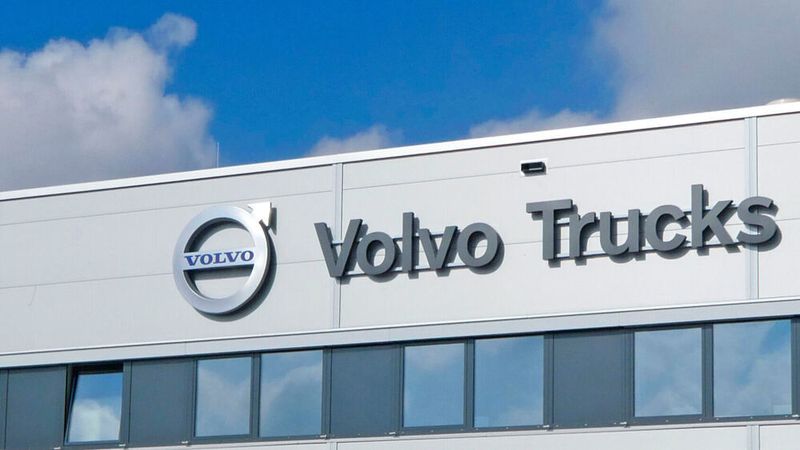 Volvo Trucks fährt derzeit weltweit mit guten Auftragszahlen aus der Krise.