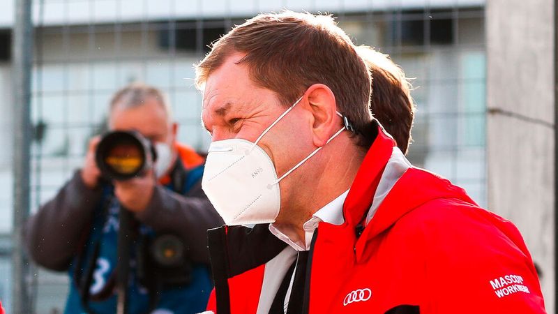 Audi-Chef Markus Duesmann denkt über ein eigenes Audi-Ladenetz in Städten nach.
