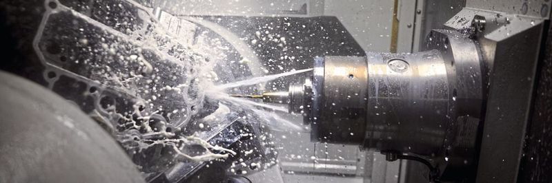 Den letzten Schliff erhalten die Gussteile jetzt direkt von zwei Heckert-Bearbeitungszentren. Hier ein Blick in den Arbeitsraum einer solchen Anlage.