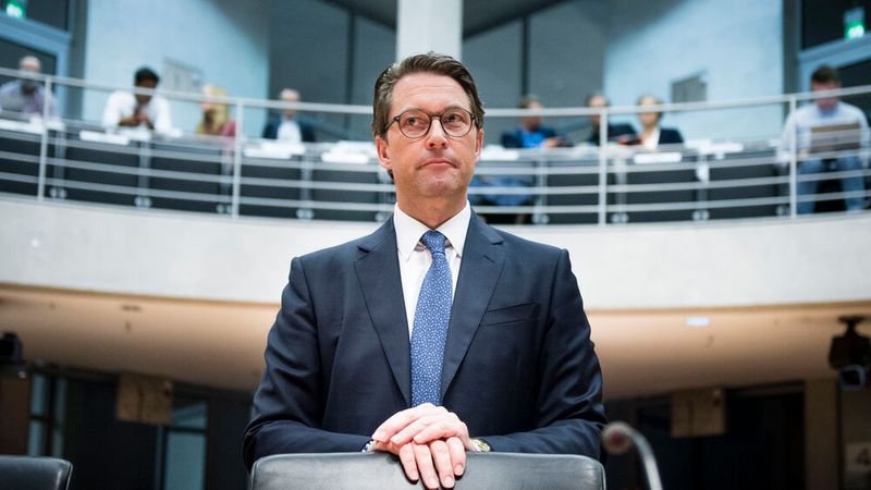 Verkehrsminister Andreas Scheuer will Deutschland flächendeckend mit Schnellladepunkten versehen.