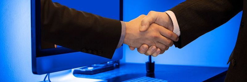 Unternehmen müssen ihren Mitarbeitern eine solide technische Grundlage für die sichere und vertrauliche digitale Kommunikation schaffen, um so Mißtrauen abzubauen.