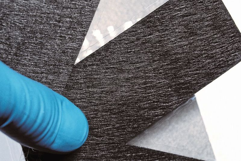 Die Membran-Elektrodeneinheit ist der Kern einer Brennstoffzelle. Johnson Matthey und SFC Energy wollen die Komponente gemeinsam entwickeln.