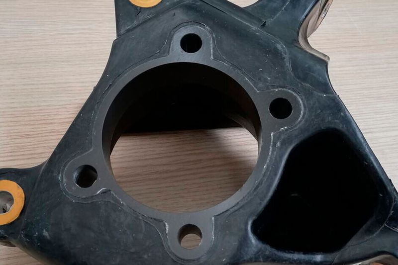 Nur halb so schwer wie sein Pendant aus Gusseisen: Mit dem formgepressten Achsschenkel für den Jeep Compass belegte Marelli im vergangenen Jahr den ersten Platz in der Kategorie „Future of Lightweighting“ des Enlighten Awards.
