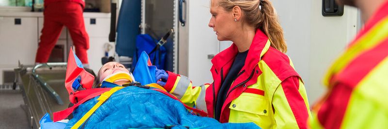 Infos zu Vitalwerten, Anamnese und EKG sowie Fotos vom Notfallort werden vom Rettungsdienst digital an die Notaufnahme übermittelt