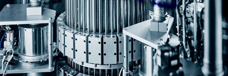 Um den hohen Anforderungen der Medizintechnik gerecht zu werden, ist eine GMP-konforme Montageautomation wichtig.