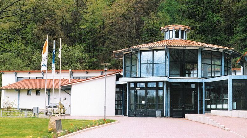 Die BFC in Northeim ist architektonisch ein Hingucker und liegt am Rande eines großen Naturschutzgebietes in Niedersachsen.