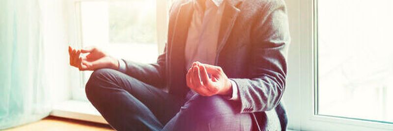 Meditation und Yoga reduzieren nachweislich Stress und steigern das körperliche und psychische Wohlbefinden.