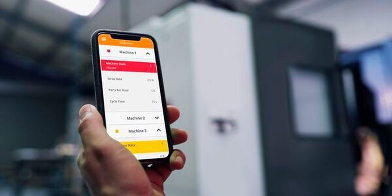 Mit der App können Maschinen und Anlagen in Echtzeit überwacht werden.