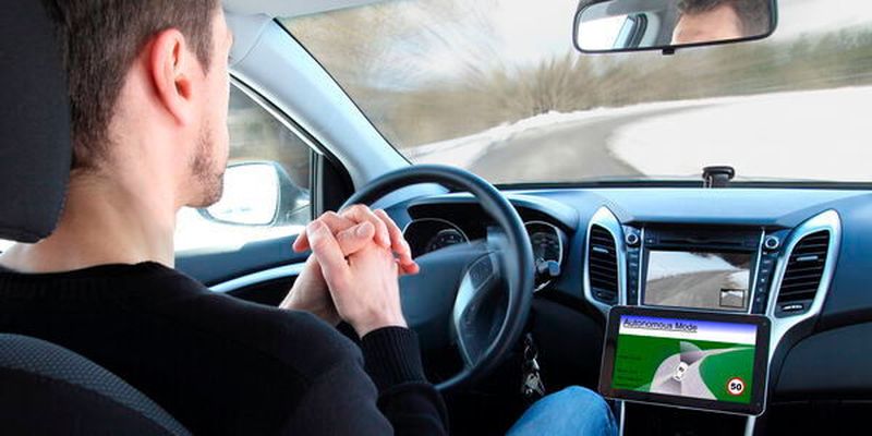 Selbstfahrende Autos sollen bis zum Jahr 2030 massiv ausgebaut werden – um Unfälle zu vermeiden, haben Forscher jetzt spezielle Radarmodule entwickelt, die eine 360°-Rundumsicht ermöglichen.