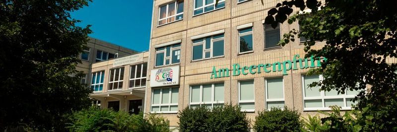 Das Gebäude des Arche-Hauptsitz in Berlin-Hellersdorf