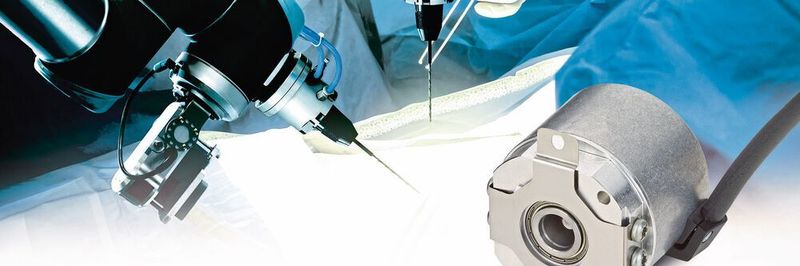 Die hochgenauen absoluten Drehgeber AD35 und AD36 von Hengstler sorgen unter anderem für die präzise Positionierung von OP-Robotern.