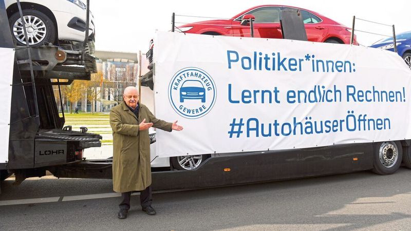 ZDK-Präsident Jürgen Karpinski hat am Donnerstag in Berlin erneut angekündigt, Klageschritte zu erwägen, wenn der Autohandel nicht öffnen darf.