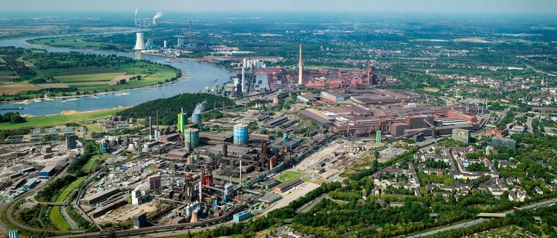 Luftaufnahme des Standortes Duisburg der Thyssenkrupp Steel Europe AG