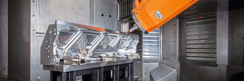 Manuel Meier arbeite einige Jahre in verschiedenen Funktionen bei Reiden Technik AG und investierte jetzt in eine Maschine seines früheren Arbeitgebers.
