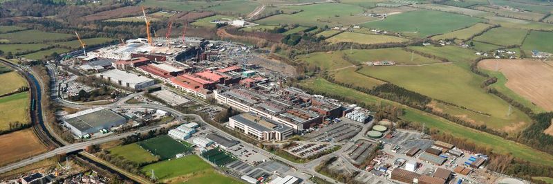 Produktionszentrum: Intel baut seine Präsenz als Auftragsfertiger massiv aus. Im Fokus steht dabei der Standort in Irland. Hier soll eine hochmoderne 7-nm-Fab entstehen.
