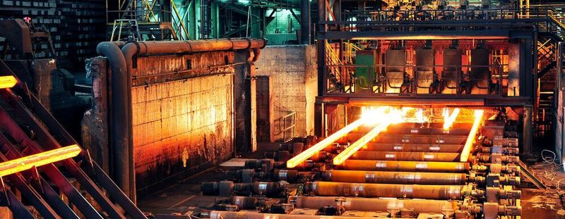 Laut Wirtschaftsvereinigung Stahl ist die Rohstahlproduktion in Deutschland im Februar 2021 um 10,4 % gegenüber dem Vorjahresmonat gesunken.