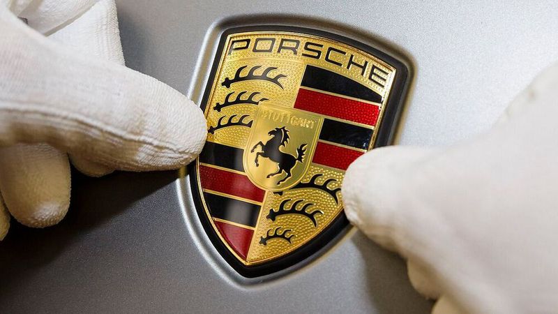 Porsche soll nach dem Willen von Volkswagen-Konzernvorstand Herbert Diess eine hundertprozentige Tochter des Autobauers bleiben.