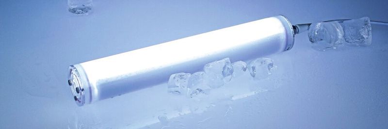 Die LED-Rohrleuchte Inroled_50 Ecolab lässt sich in der 24-V-DC-Variante bei Umgebungstemperaturen von -30 °C bis 70 °C einsetzen.