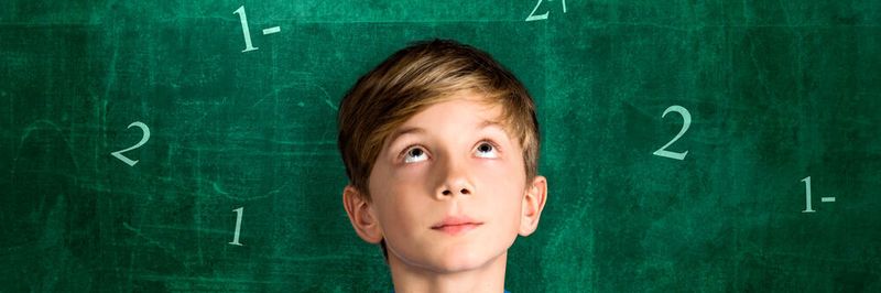 Eine Schulnote dient zur Erhebung der Leistungen. Im deutschen Schulsystem geht es von Eins für sehr gut bis Sechs gleich ungenügend.