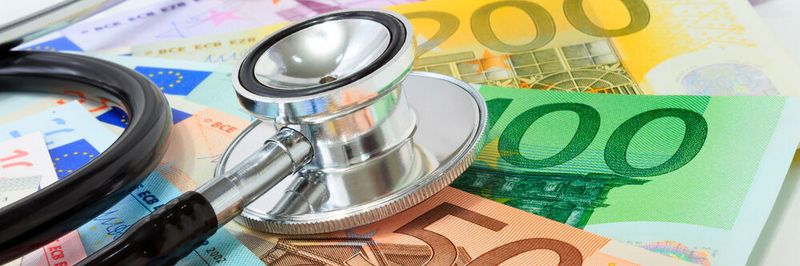 Im Rahmen des KHZG stellt allein der Bund drei Milliarden Euro bereit, damit Krankenhäuser in moderne Notfallkapazitäten, Digitalisierung und IT-Sicherheit investieren können