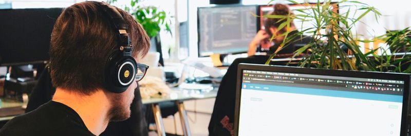 WebRTC zielt darauf ab, eine sichere Echtzeit-Kommunikation von Endgerät zu Endgerät über den Browser zu ermöglichen.