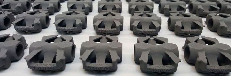Hergestellt werden die vielen tausend Pedale pro Jahr mit der Cold Metal Fusion Technologie von Headmade Materials.