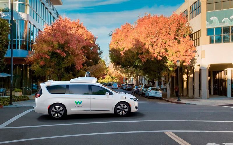 Waymo wurde im vergangenen Jahr auch unabhängiger von Alphabet, nachdem mehrere Milliarden Dollar von externen Investoren aufgenommen worden waren.