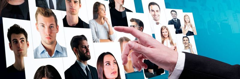 Flynne, das Rekrutierungstool von Brandmonks, wählt passende Bewerber automatisch und mittels KI anhand von Hard- und Soft Skills aus.