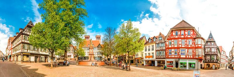 Die Kommune Bensheim hat sich mit Viernheim, dem Kreis Bergstraße und der Metropolregion Rhein-Neckar zu einer Kooperation zusammengeschlossen, um die OZG-Anforderungen gemeinsam besser zu bewältigen.