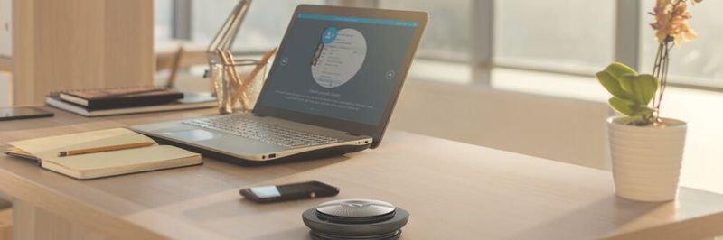 Jabra liefert die passende Ausstattung für Unternehmen sowie Bildungseinrichtungen, um flexibel und effizient zusammenzuarbeiten.