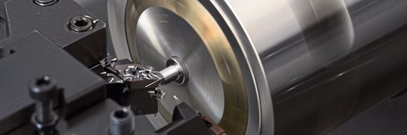 Die erste Revolverdrehmaschine ANX-42 SYY von Citizen Miyano ist jetzt mit LFV-Technologie für die oszillierende Zerspanung verfügbar und ermöglicht damit einen kontrollierten Spänebruch.