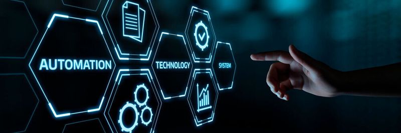 Observability ist ein Maß dafür, wie gut sich die internen Zustände eines Systems aufgrund seiner Ausgabedaten ermitteln lassen.