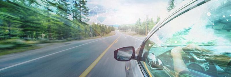 Beim vernetzten Fahren kommuniziert das Fahrzeug mit seiner Umwelt. Dabei entstehen riesige Mengen an Daten, die es zu integrieren und analysieren gilt, um Mehrwerte zu erzielen.