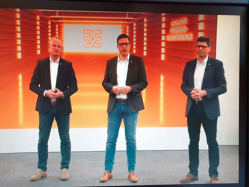 V.l.n.r: Finanzvorstand André Sombecki, Vertriebsvorstand Dr. Timo Berger, Technologievorstand und Vorstandssprecher Volker Bibelhausen erklären sich angesichts des Konjunktureinbruchs durch die Corona-Pandemie und den Lockdown trotz der schwierigen Rahmenbedingungen mit dem Ergebnis der Weidmüller Gruppe zufrieden.