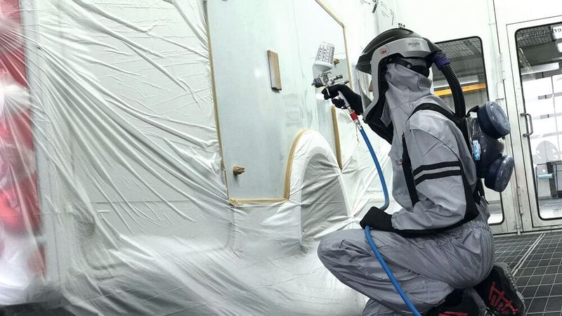 Spies Hecker bietet K&L-Betrieben mit seinem Caravan-Leitfaden einen Ratgeber mit praktischen Tipps für die Reparatur von Wohnmobilen und Caravans.