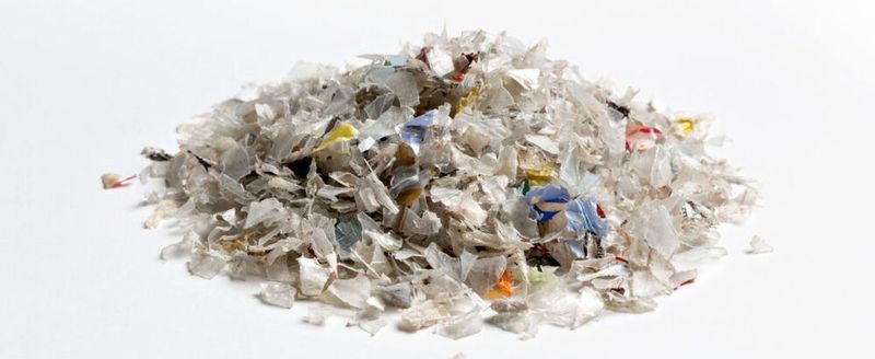 PET-reiche Fraktionen des dualen Systems, die heute im Wesentlichen nicht werkstofflich verwertet werden können, sollen durch Trenn- und Reinigungsverfahren zu qualitativ hochwertigen PET-Stoffströmen werden.