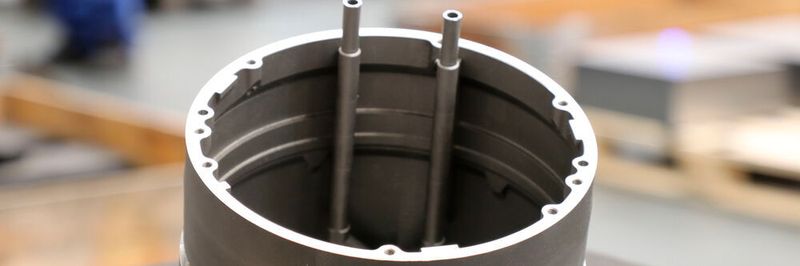 Der Kühlkopf muss höchste Anforderungen an die magnetischen Eigenschaften, thermische Belastung, die Korrosionsbeständigkeit und die Form- und Lagertoleranzen erfüllen.