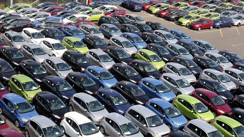 Die deutschen Autobauer haben trotz der Corona-Krise im Jahr 2020 relativ wenig Produktion verloren.