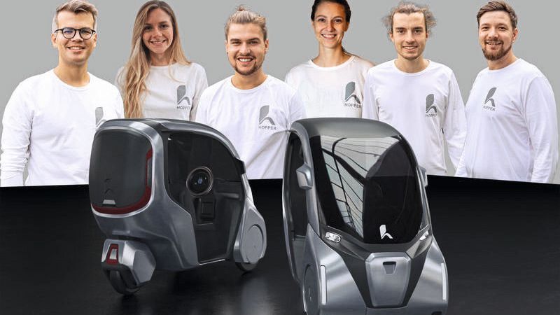 TechMatch Live: Hopper Mobility gewinnt den Startup-Wettbewerb von Texas Instruments mit einem Fahrrad-Auto. Sichtlich überrascht, aber umso mehr erfreut war Präsentator Martin Halama (links) nach der Entscheidung der Jury: „Das kommt absolut unerwartet, wir haben noch nie einen Preis gewonnen."