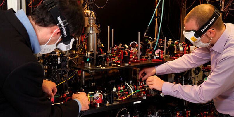 Forscher der TU Kaiserslautern haben einen leistungsfähigen Minimotor auf Quantenbasis entwickelt.