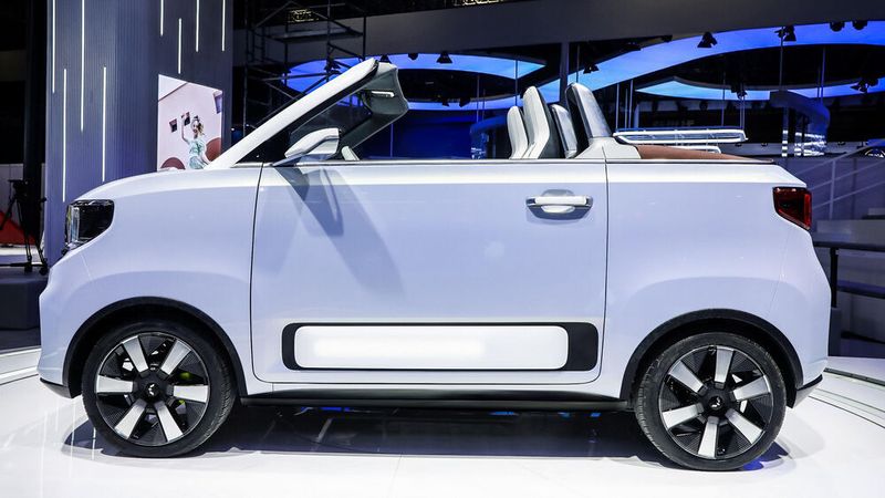 Auf der Auto Shanghai stellt Wuling die Cabriolet-Version des Hong Guang Mini EV vor.