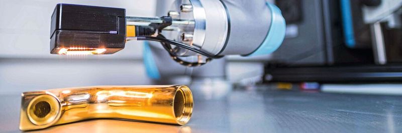 Inlilne-Messtechnik: Automatisierte optische Oberflächenprüfung von Freiform-Oberflächen.
