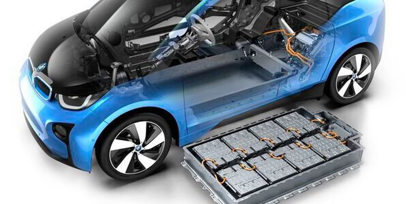 Gemeinsam mit BMW entwickeln die Forscher einen neuen Drucktank für Wasserstoffautos.